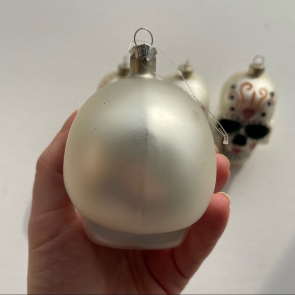 Halloween Day of the Dead Skull Ornaments (4) - Picture 5 of 16